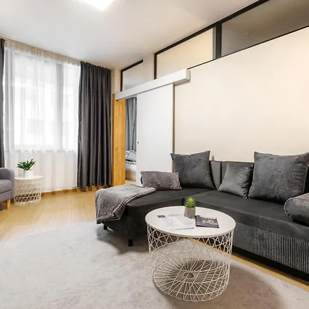 Ivy's Cozy Retreat I Free Parking I Near Kapana Апартаменты Пловдив